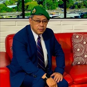 Meet your Posher, Hung